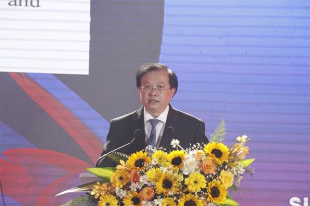 photo-1673231000207 photo-1673231000207