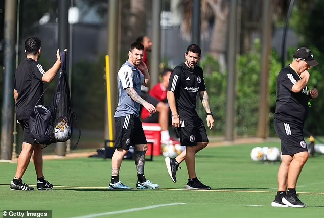 Tin bóng đá tối 1/10: Ten Hag lên tiếng về phong độ của Rashford, Messi phải ngồi ngoài vì chấn thương khi Inter Miami cần suất vào Playoff - Ảnh 4.