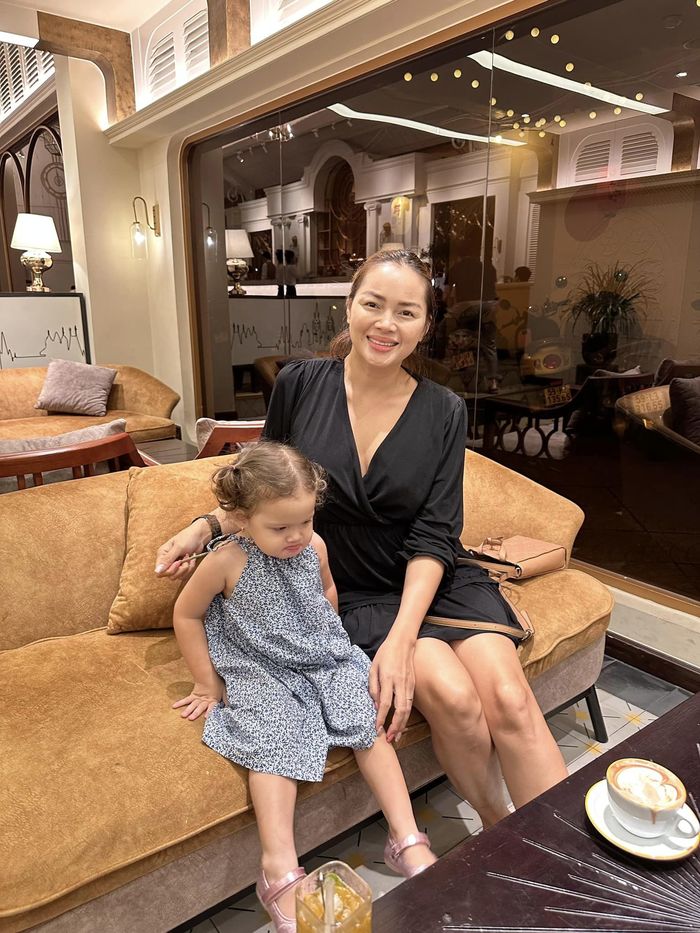 Diễm Châu bán hàng online nuôi 5 con: Học phí 1 tỷ/năm, sinh hoạt phí 300 triệu/tháng - Ảnh 7.