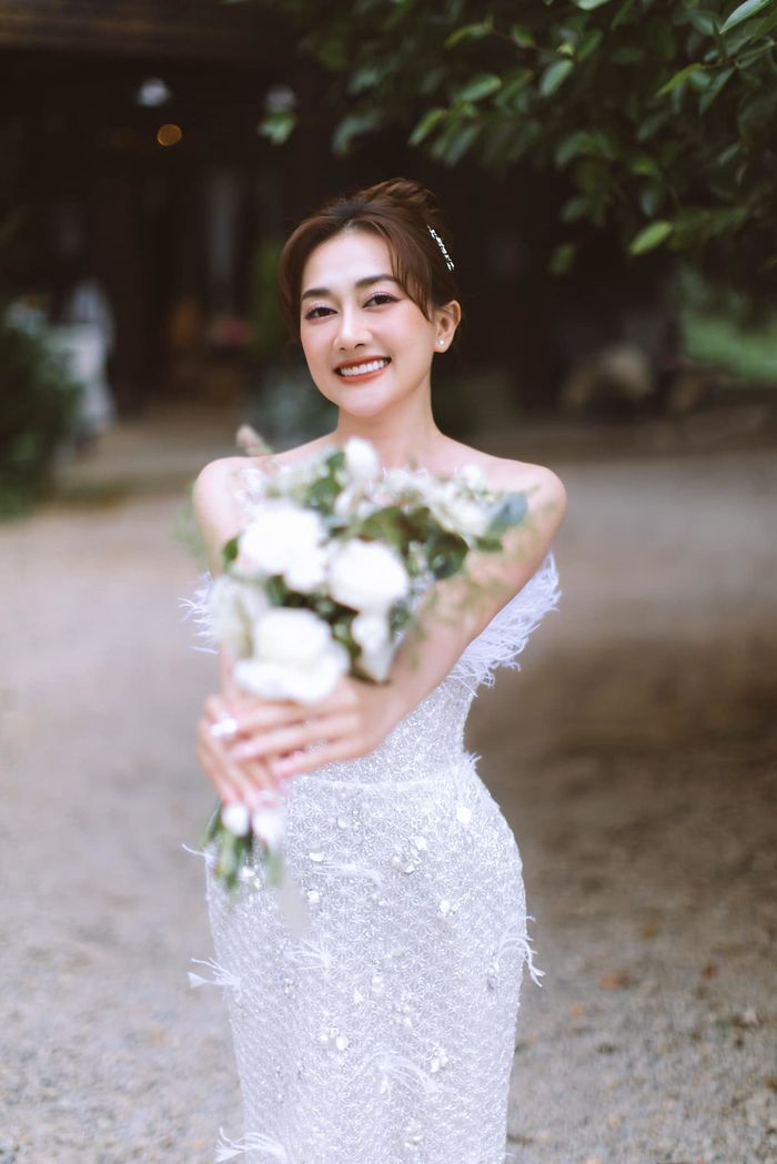 Đọ sắc mỹ nhân Việt trong váy cưới: Thanh Hằng chuẩn cô dâu quyền lực - Ảnh 10.