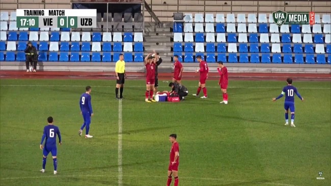 Quang Hải dính chấn thương rời sân bằng cáng, người hâm mộ Việt Nam lo sốt vó - Ảnh 3.