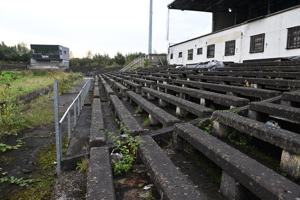 Choáng váng với sân vận động như rừng rậm, xuống cấp trầm trọng ở VCK EURO 2028 - Ảnh 4.
