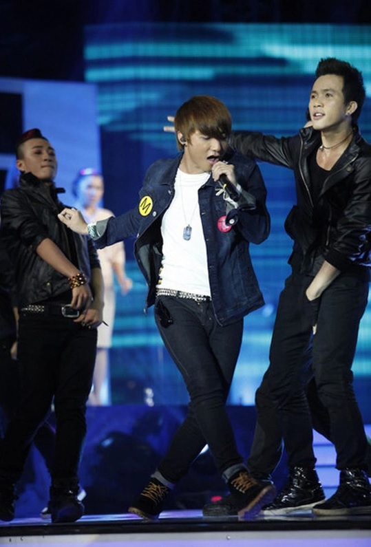 Sơn Tùng M-TP bất ngờ quay lại Vietnam Idol 2023 sau 11 năm từng bị trượt ở vòng loại - Ảnh 4.