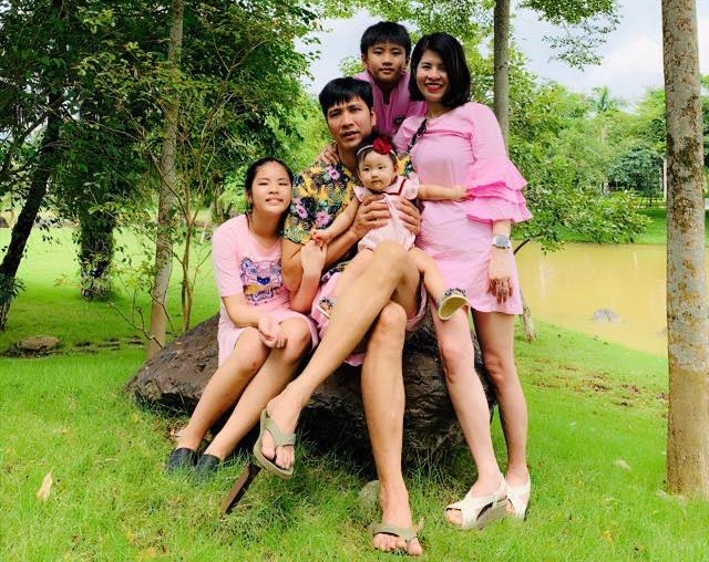 Gia đình hạnh phúc của cựu chủ công tuyển Việt Nam Nguyễn Hữu Hà