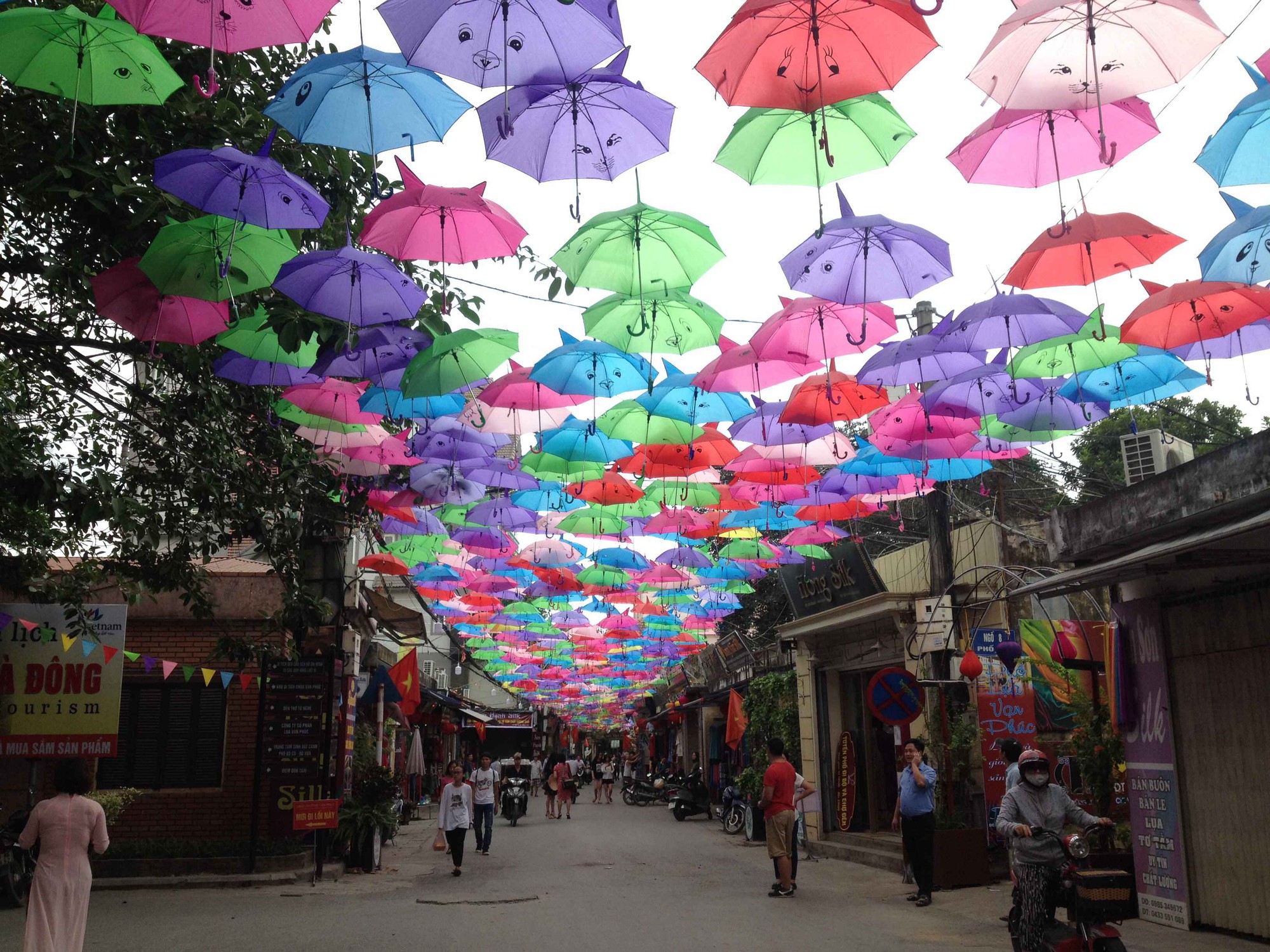 Làng lụa Vạn Phúc 'mở hội lớn' nhân 20 năm thành lập