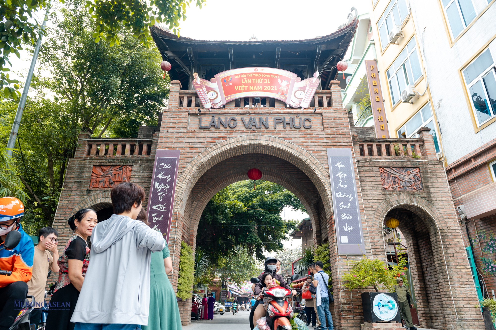 Làng lụa Vạn Phúc 'mở hội lớn' nhân 20 năm thành lập