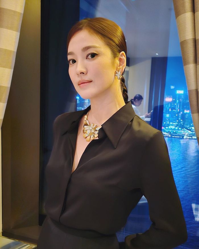 Những lần sao Hàn đeo trang sức bằng cả gia tài: Song Hye Kyo dát gần 70 tỷ đi sự kiện - Ảnh 3.