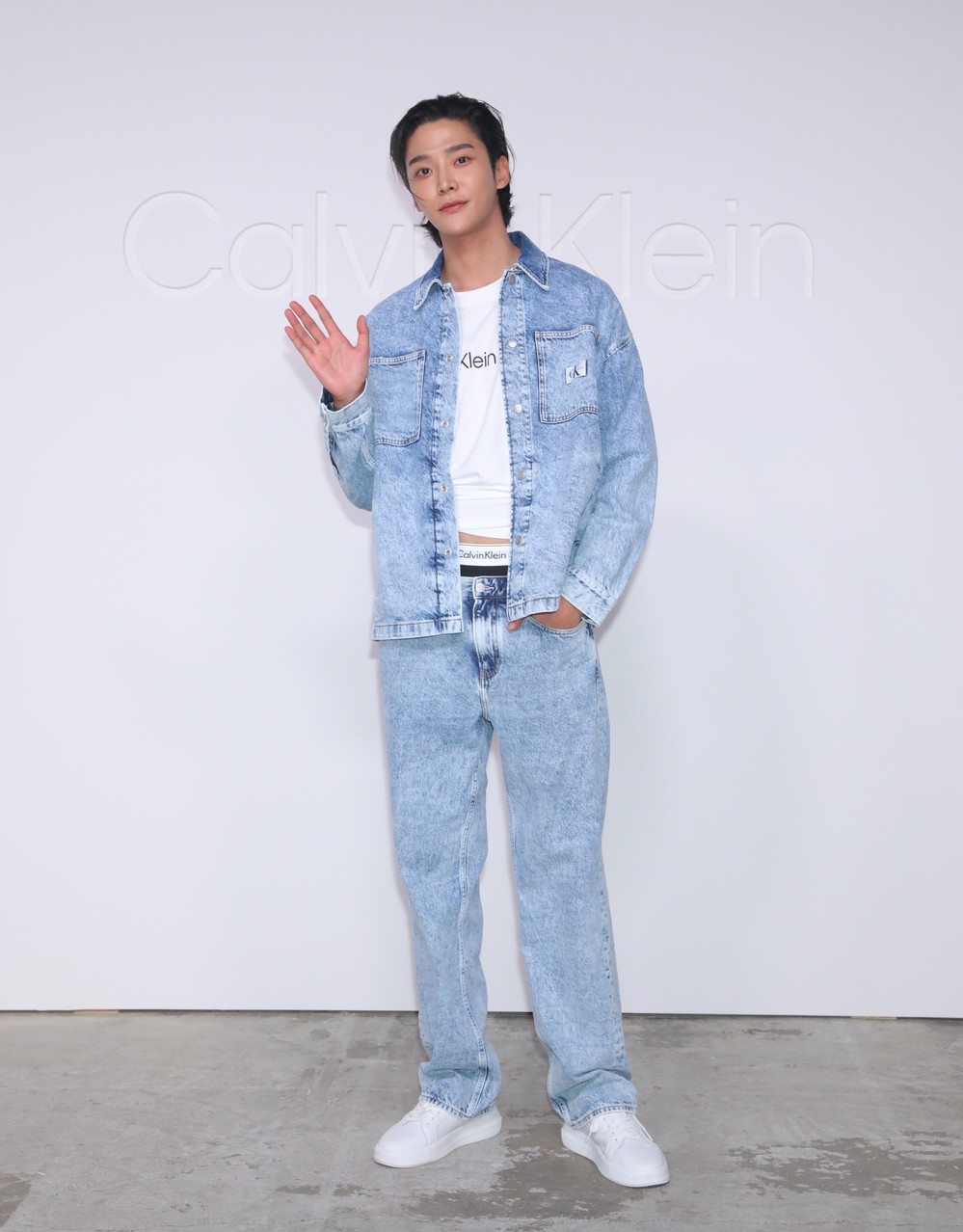 Calvin Klein chính thức ra mắt bộ sưu tập Calvin Klein Jeans Fall 2023 - Ảnh 6.