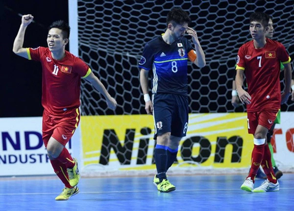 Tuyển Việt Nam thắng kịch tính trước Nhật Bản, giành tấm vé tới World Cup khiến FIFA khen ngợi là ‘giây phút lịch sử’  - Ảnh 4.