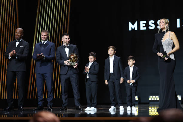Messi lần thứ 8 đoạt Quả bóng vàng