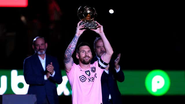 Tin nóng thể thao sáng 13/11: Xác định các đội dự VCK bóng chuyền VĐQG, Messi giành thêm danh hiệu - Ảnh 4.