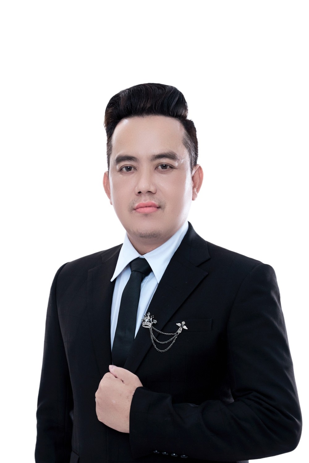 Ca sĩ Huỳnh Thọ Hùng đưa giai điệu truyền cảm, mộc mạc đến khán giả - Ảnh 1.