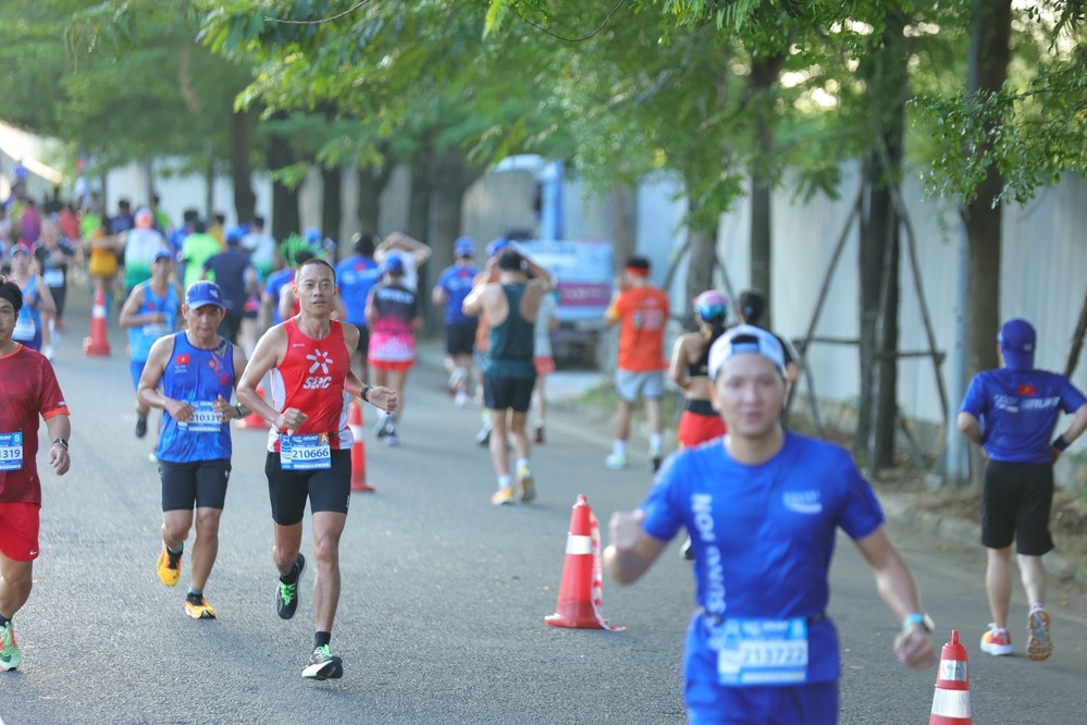 Nhìn lại những khoảnh khắc tại Giải chạy Pocari Sweat Run Việt Nam 2023 - Ảnh 2.