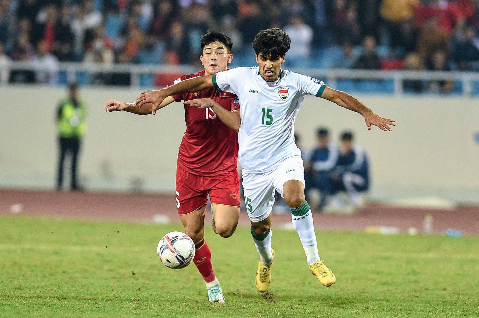 HLV Troussier: ‘U23 Việt Nam cạnh tranh với Kuwait và Malaysia’ - Ảnh 3.