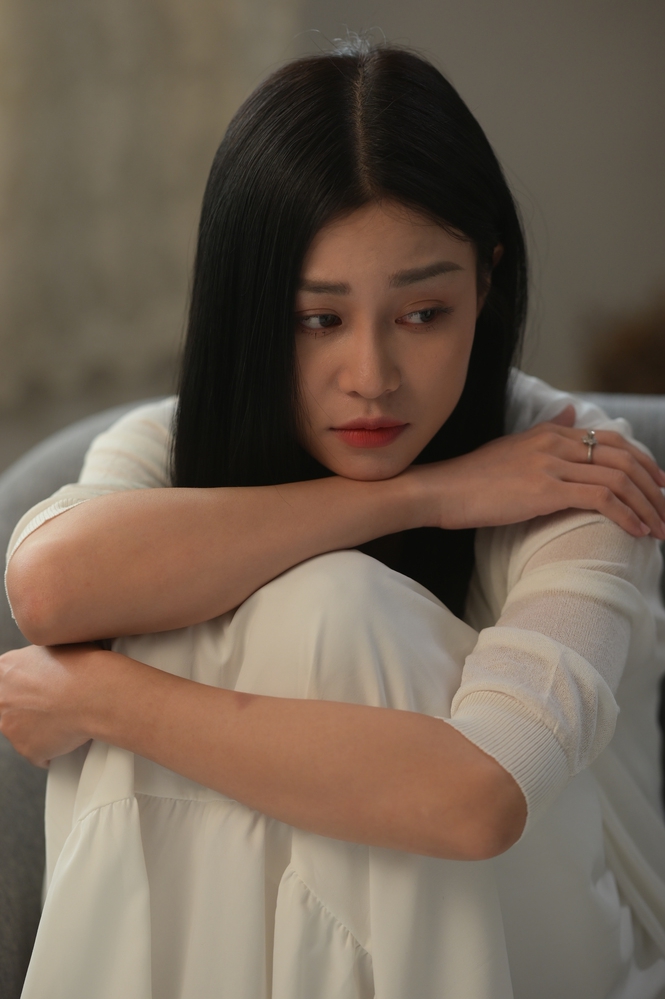 Vicky Nhung phát hành MV Ngược lối yêu theo câu chuyện của khán giả - Ảnh 2.