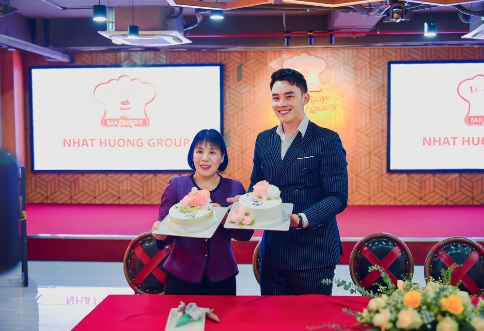 CEO Nhất Hương tiết lộ lý do chọn MC Mạnh Khang làm đại sứ chiến dịch 'Bánh kem kết nối' - Ảnh 1.