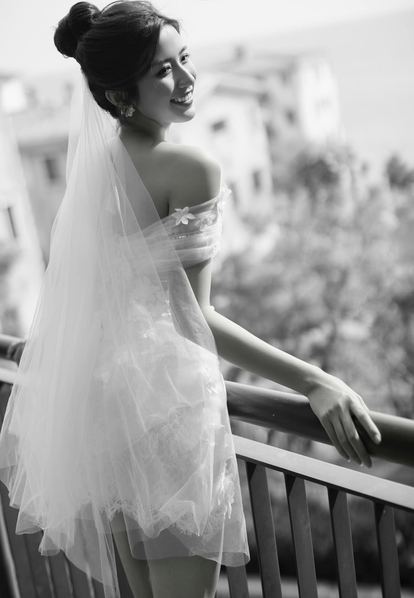 Con gái 20 tuổi của Minh Nhựa khoe ảnh mặc váy cô dâu, | Tin tức Online