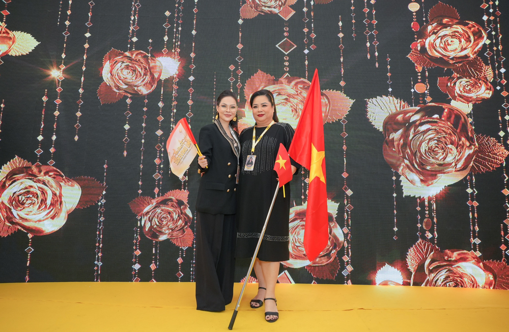 Grand Master Hoàng Yến Phan tại Festival PMU Universe Awards 2023 - Ảnh 5.
