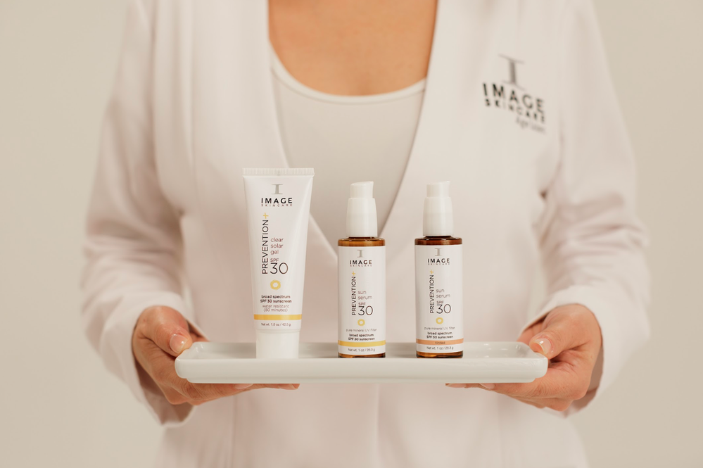 Thách thức nắng hè: Bảo vệ da cùng Cô Em Trendy - Đại sứ Prevention+ - Ảnh 3.