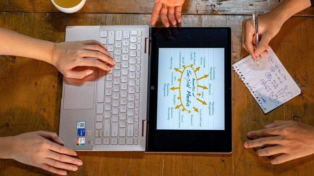 HP Pavilion x360 - Laptop kết hợp hoàn hảo giữa hiệu năng cao và tính linh hoạt - Ảnh 2.