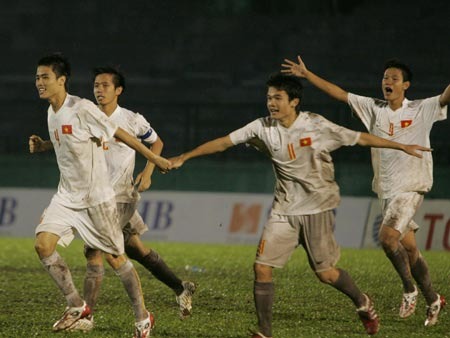 Gây chấn động khi đánh bại Hàn Quốc, đội Việt Nam lách qua khe cửa hẹp để giành vé dự giải châu Á - Ảnh 2.