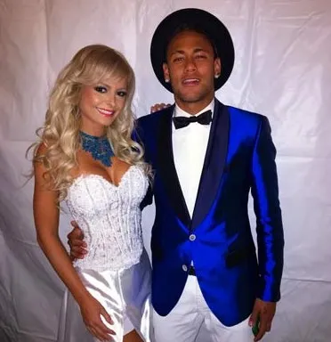 Neymar có hợp đồng tình dục với bạn gái cũ và 'hợp đồng tiệc tùng' để chuyển tới CLB mới - Ảnh 15.