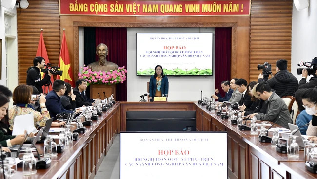 Phát triển công nghiệp văn hóa tương xứng với tiềm năng, lợi thế của Việt Nam - Ảnh 1.