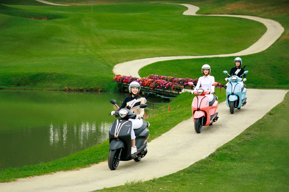 Thùy Tiên giải thích lí do các golfer nữ chuyển sang dùng xe máy trên sân golf - Ảnh 6.