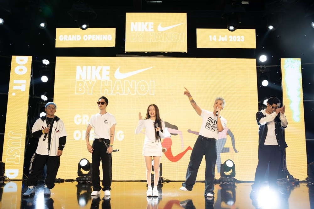 Sao Việt “đổ bộ&quot; tại sự kiện ra mắt cửa hàng “bản địa hóa” đầu tiên của Nike - Ảnh 1.