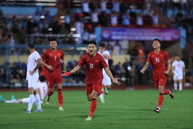 Tin nóng thể thao sáng 25/12: Việt Nam đón tin vui trước thềm Asian Cup, Thanh Thúy lập kỳ tích đặc biệt - Ảnh 2.