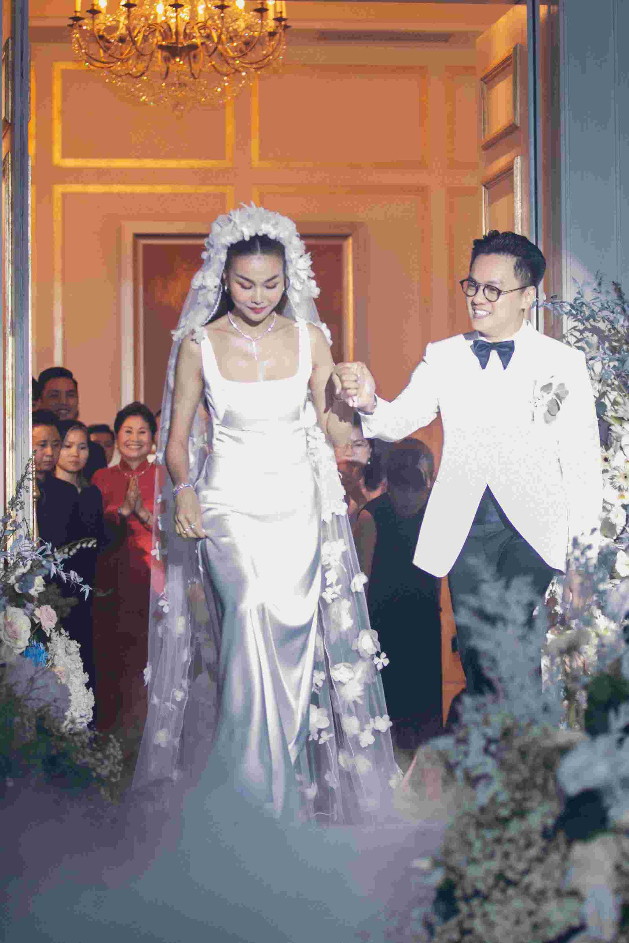 Những bộ váy cưới lộng lẫy nhất của sao Việt năm 2016 | Tin tức Online