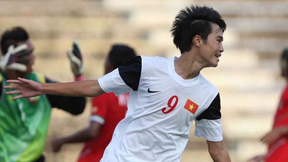 Văn Toàn lập hat-trick, Việt Nam giành vé vào bán kết giải đấu lớn sớm một lượt đấu - Ảnh 2.