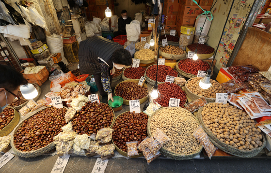 Người phụ nữ Việt kể chuyện đi chợ ngày Rằm tháng Giêng ở Hàn Quốc: Rất nhiều thứ để mua nhưng không thể thiếu món này - Ảnh 12.