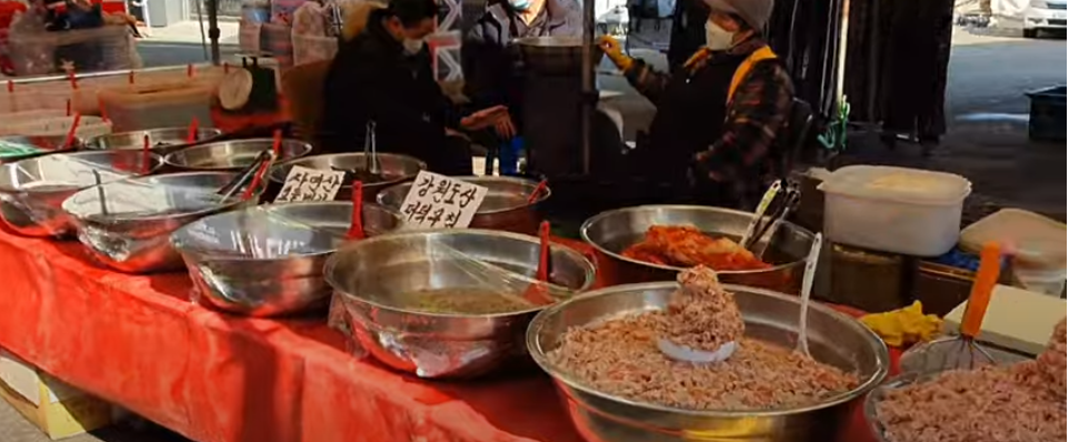 Người phụ nữ Việt kể chuyện đi chợ ngày Rằm tháng Giêng ở Hàn Quốc: Rất nhiều thứ để mua nhưng không thể thiếu món này - Ảnh 3.