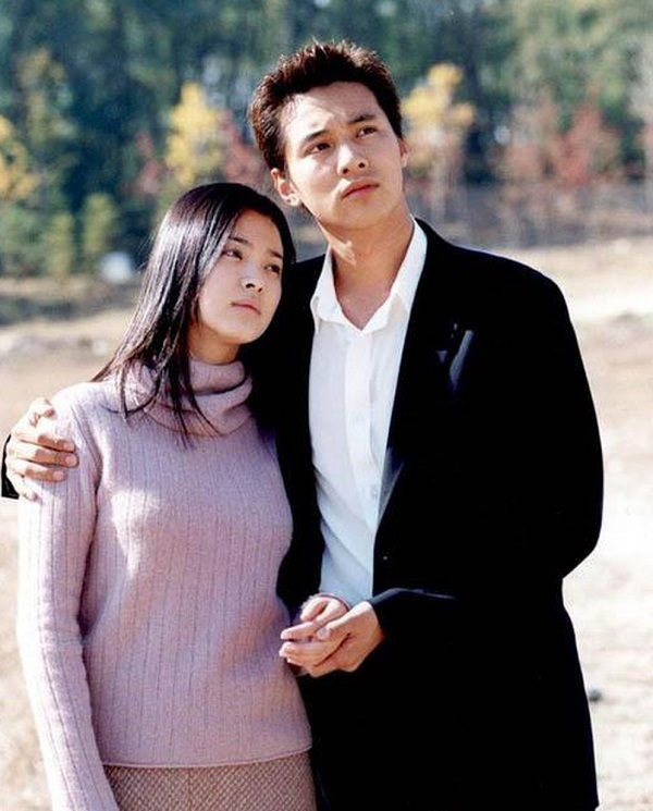 (TIN T7) Bộ 3 ‘Trái tim mùa thu’ sau 2 thập kỷ: Song Hye Kyo 'lẻ bóng', Won Bin gây tiếc nuối - Ảnh 11.