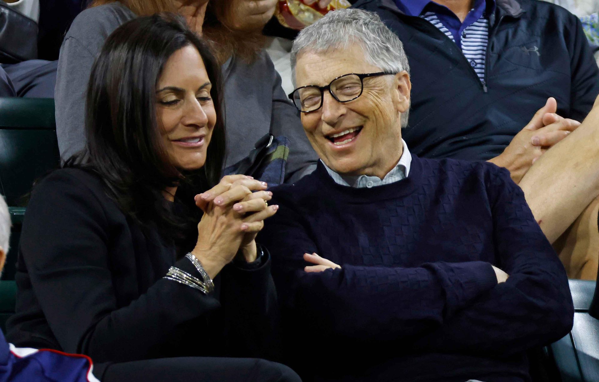 bill-gates-new-girlfriend-revealed-dating-paula-hurd-02-1675890435176