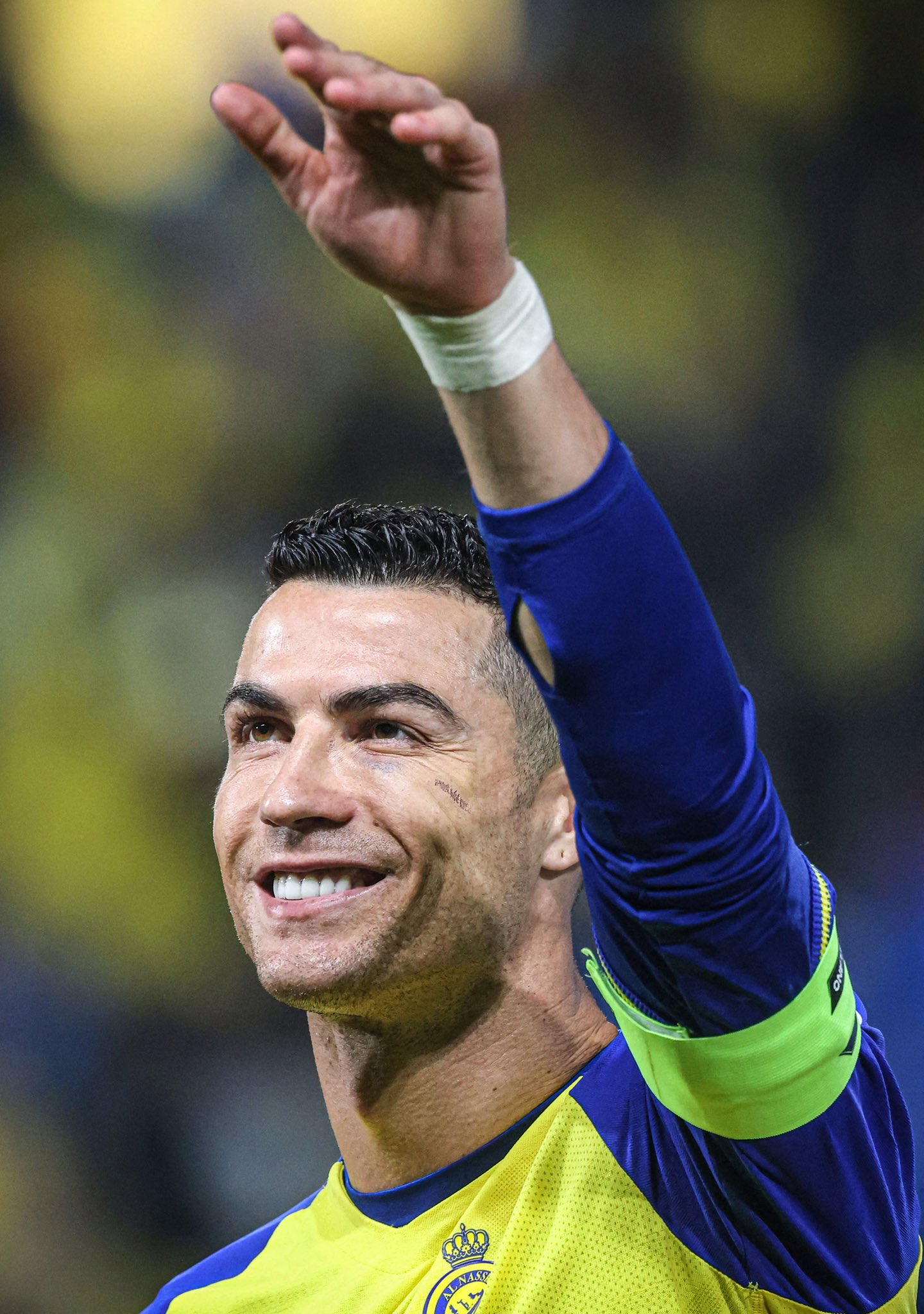CĐV ca ngợi Ronaldo khi vượt qua cột mốc 500 bàn thắng trong sự nghiệp - Ảnh 3.