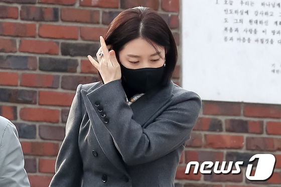 Lee Young Ae gây sốt ở đám cưới gia tộc Hyundai, ai dè bị khí chất của nữ MC kiêm con dâu nức tiếng giới tài phiệt đè bẹp - Ảnh 4.