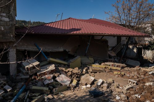 Động đất ở Thổ Nhĩ Kỳ - Syria: Bi kịch của những người sống sót đã mất đi người thân và tài sản, chỉ còn lại nỗi ám ảnh cả đời   - Ảnh 2.