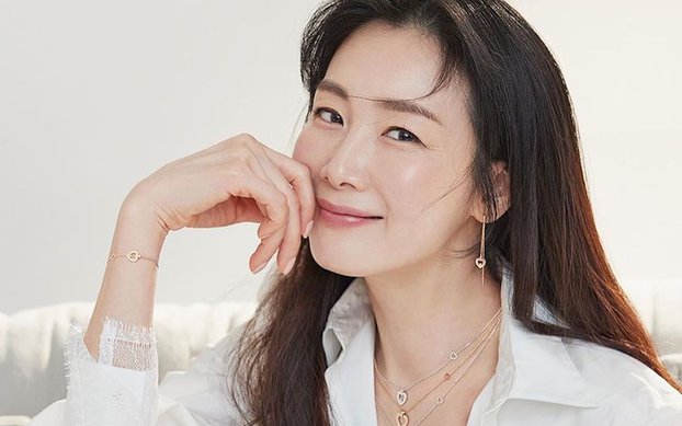 ‘Nữ hoàng nước mắt’ Choi Ji Woo: Sự nghiệp rực rỡ nhưng tình duyên đầy ‘sóng gió’ - Ảnh 2.