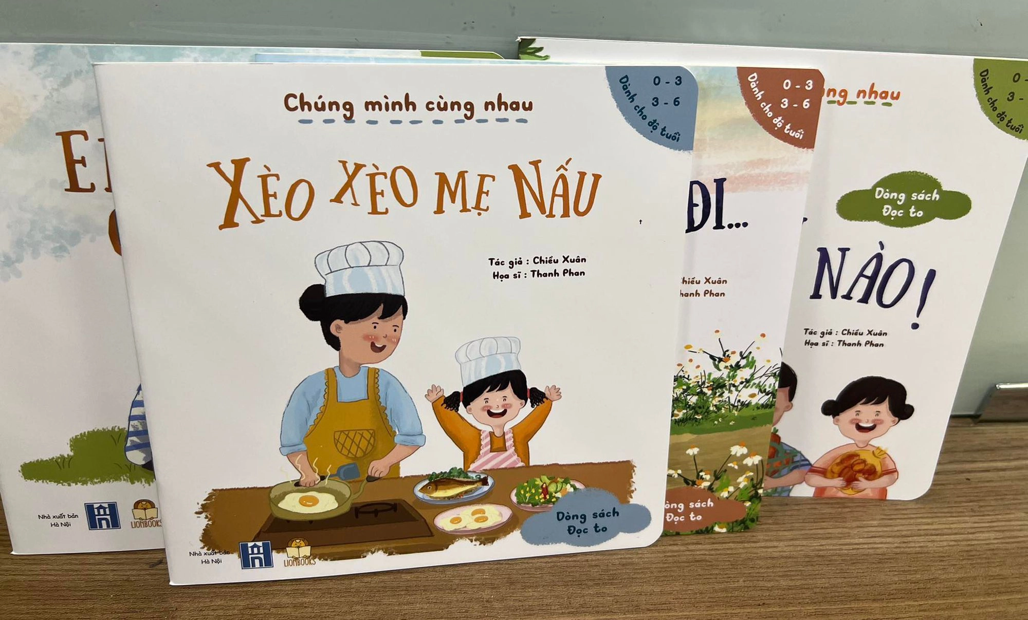 4 bộ sách thú vị, đọc theo cách khác biệt mà cha mẹ có thể tham khảo tặng con: Vừa thêm kiến thức, vừa được chơi vui - Ảnh 4.