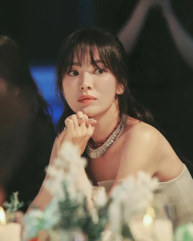 Valentine lặng lẽ của Song Hye Kyo: Cô đơn lẻ bóng hay tránh lùm xùm với chồng cũ Song Joong Ki? - Ảnh 2.