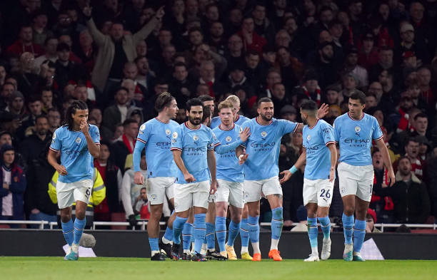 Man City đánh bại Arsenal 3-1, chiếm ngôi đầu Ngoại hạng Anh