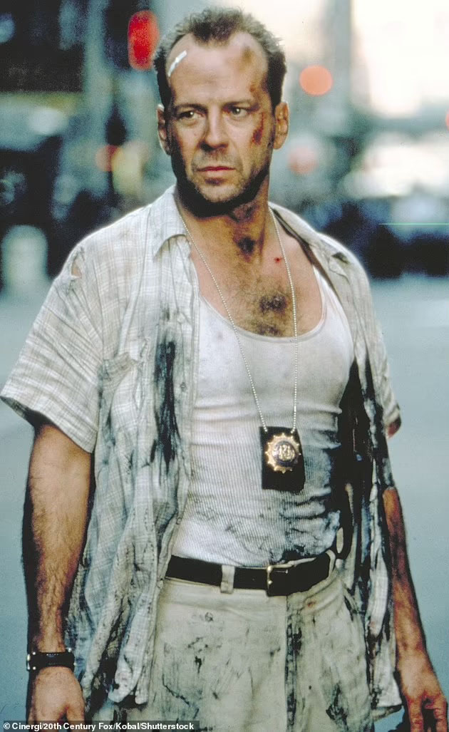 Ngôi sao 'Die Hard' Bruce Willis bị chẩn đoán mắc bệnh thoái hóa não - Ảnh 7.