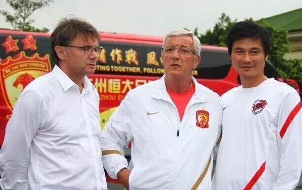 Báo Trung Quốc “ghen tị” vì LĐBĐ Việt Nam chiêu mộ được HLV Troussier với mức lương đầy bất ngờ - Ảnh 2.