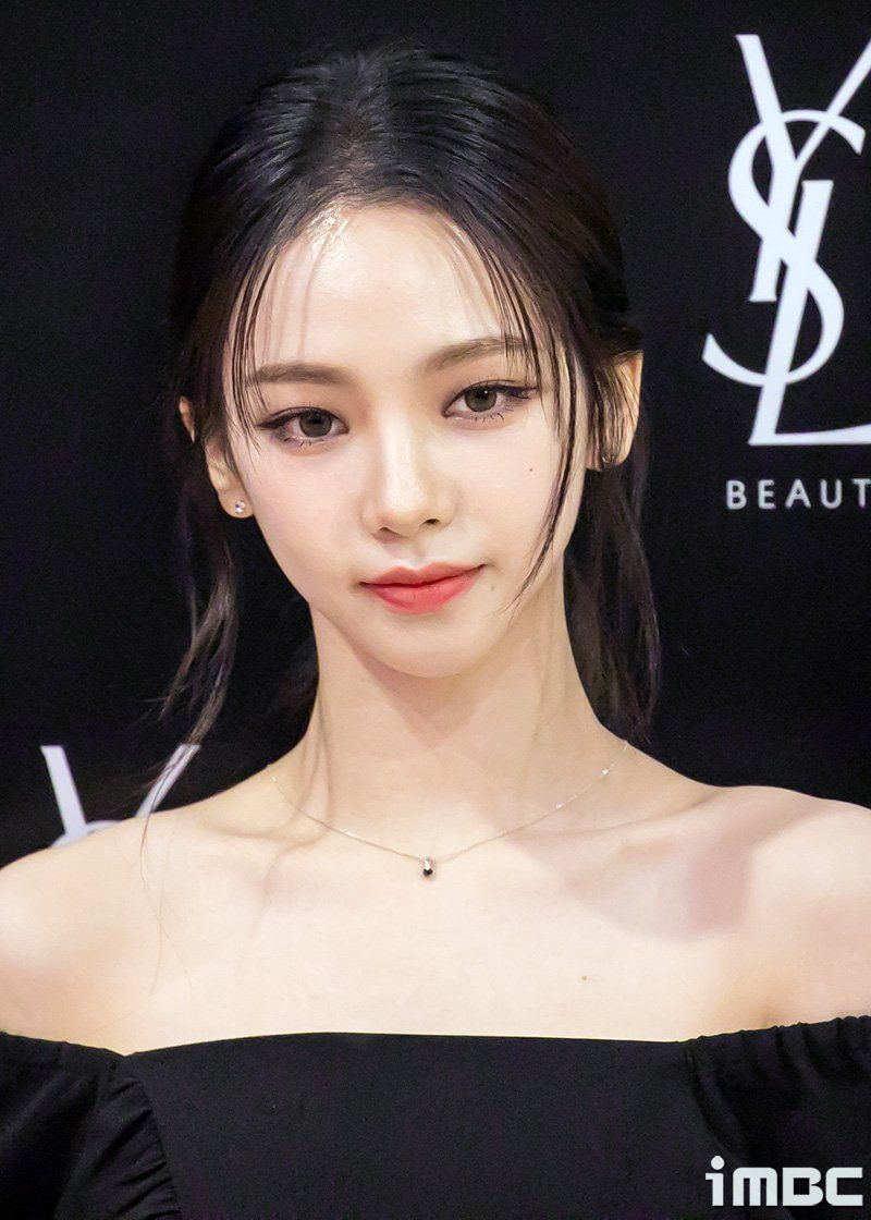 Những khung hình sao nữ hot nhất 2022: Jang Won Young - Sullyoon có chiến thắng được nữ thần Han So Hee? - Ảnh 5.