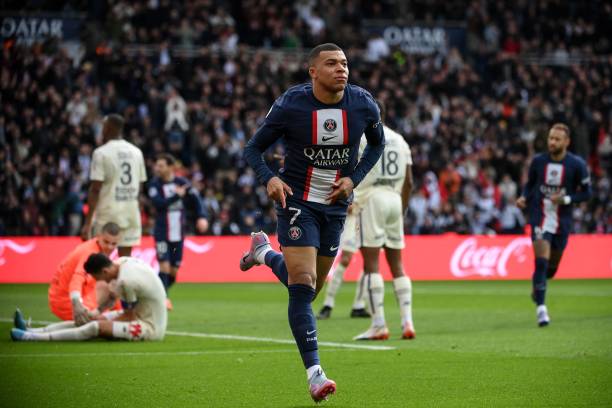 Mbappe lập cú đúp giúp PSG hạ Lille 4-3