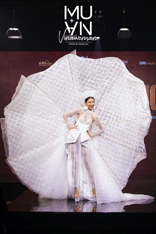 Thanh Thanh Huyền sẽ diện trang phục &quot;Bánh Tráng&quot; để tham dự phần thi Trang phục dân tộc tại Miss Charm 2023 - Ảnh 2.