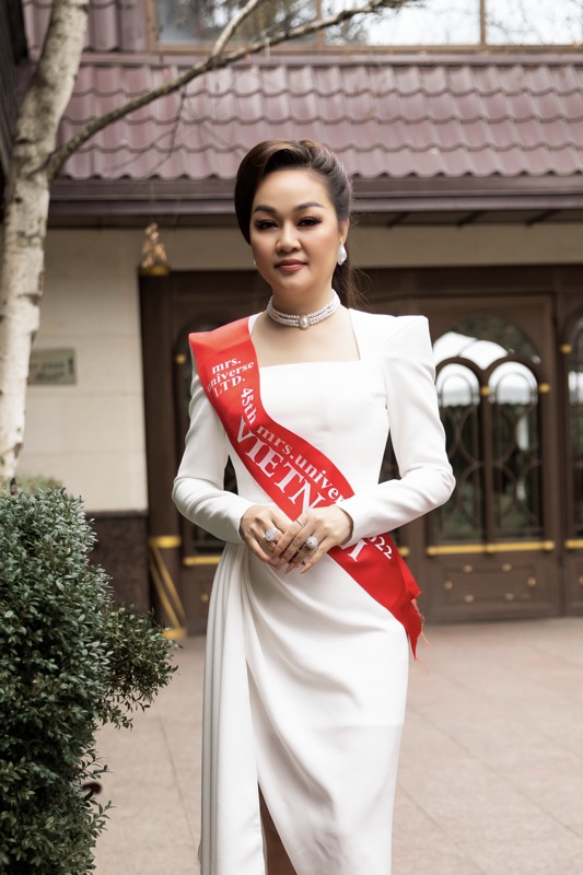 Hoa hậu Hoàng Thanh Nga tự tin giữa dàn thí sinh Mrs Universe 2022 - Ảnh 1.