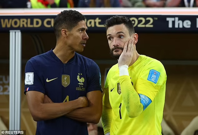 Varane gây sốc khi tuyên bố từ giã sự nghiệp đội tuyển quốc gia Pháp - Ảnh 3.